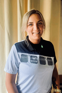 Wiktoria ist Teil des Teams der Privatschwimmschule und bringt Kindern und Jugendlichen das Schwimmen bei.
