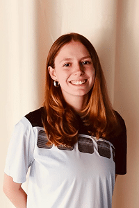 Anja ist Teil des Teams der Privatschwimmschule und bringt Kindern und Jugendlichen das Schwimmen bei.